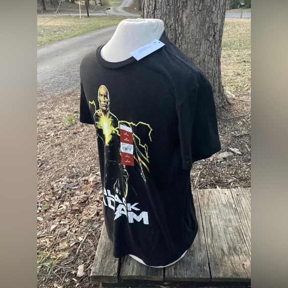 WB BLACK ADAM MAD ENGINE MENS MEDIUM TSHIRT NWT - Picture 3 of 6